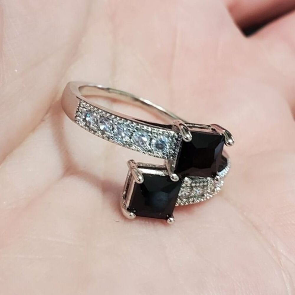 Silver tone black rhinestone ring size 8